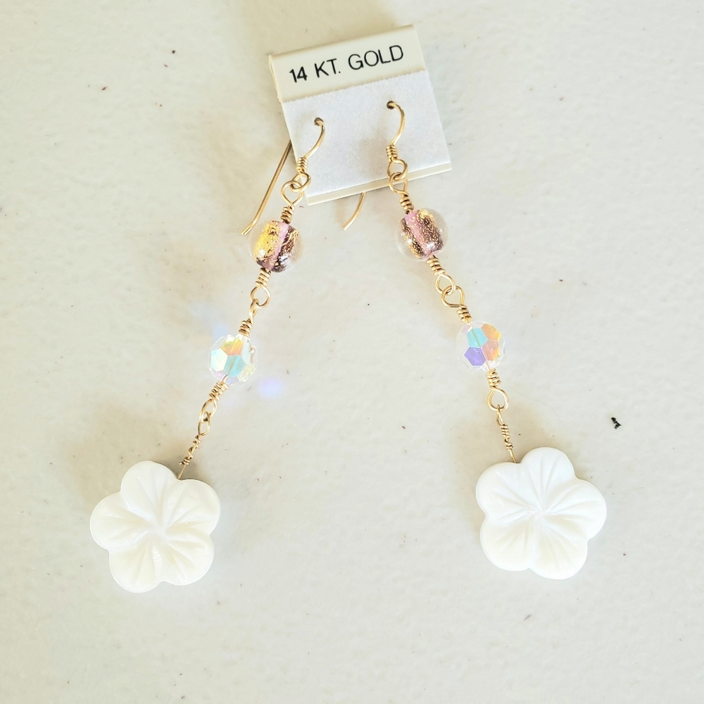 Handmade 14KGF Swarovski crystal & Mother of pearl